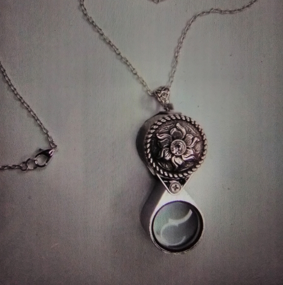 Magnifying Glass Oxidized Silver Rhinestone Floral Loupe Pendant Necklac… - Picture 4 of 9